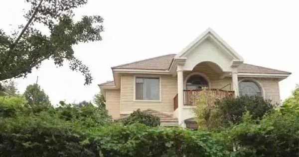 思念果嶺別墅二手房?jī)r(jià)格_思念果嶺別墅區(qū)多少錢一晚_思念果嶺二手房子價(jià)格