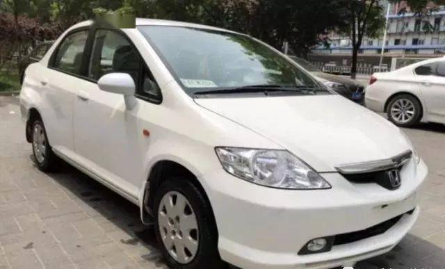 一萬元能買個(gè)什么二手車_二手萬元車選什么_二手車二萬元以內(nèi)的可以買嗎