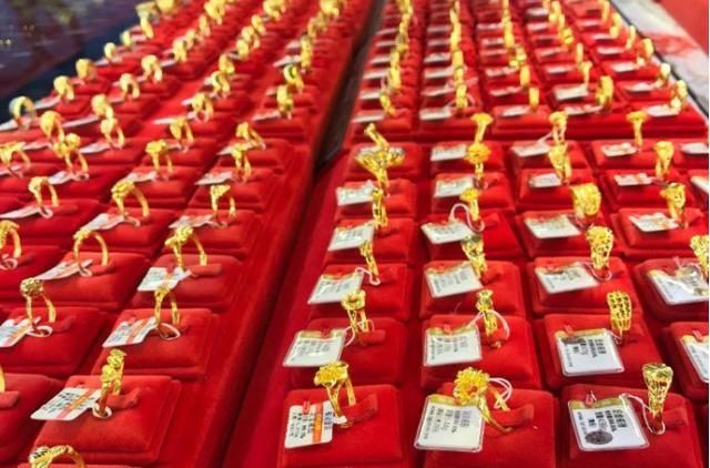 貴金屬黃金走勢今日行情分析_貴金屬克價(jià)_金店黃金價(jià)格比市場價(jià)貴100一克