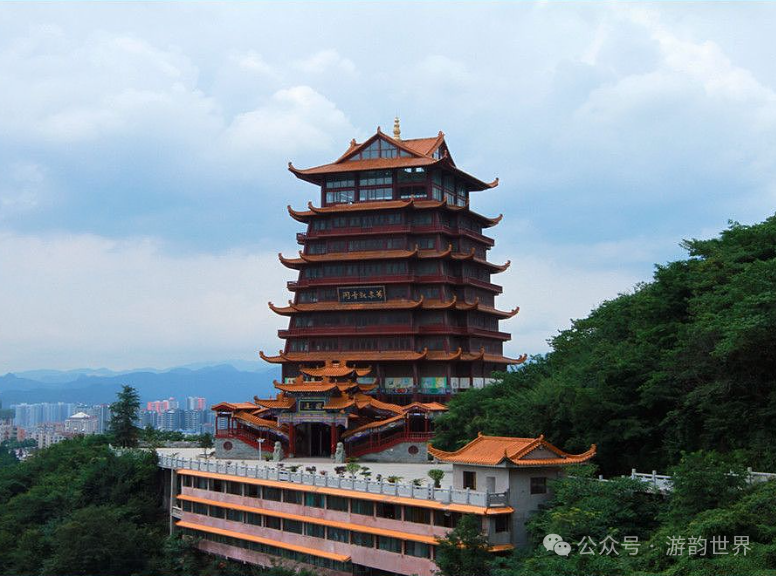 貴州紅楓湖是人工湖嗎_貴州紅楓湖什么時候景色最美_貴州紅楓湖旅游攻略