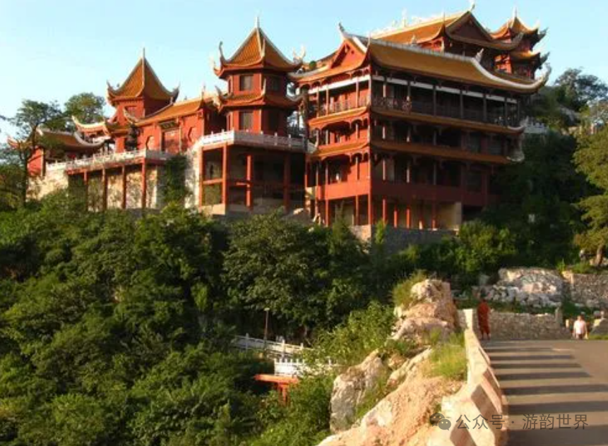 貴州紅楓湖旅游攻略_貴州紅楓湖是人工湖嗎_貴州紅楓湖什么時候景色最美