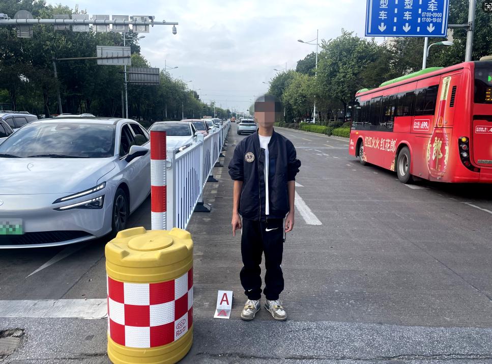 機(jī)動(dòng)犯罪駕駛事故構(gòu)成逃逸車輛_機(jī)動(dòng)車駕駛?cè)嗽斐墒鹿屎筇右輼?gòu)成犯罪的_機(jī)動(dòng)車駕駛員逃逸構(gòu)成犯罪