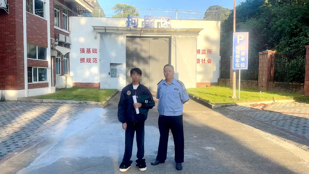 機(jī)動(dòng)犯罪駕駛事故構(gòu)成逃逸車輛_機(jī)動(dòng)車駕駛員逃逸構(gòu)成犯罪_機(jī)動(dòng)車駕駛?cè)嗽斐墒鹿屎筇右輼?gòu)成犯罪的