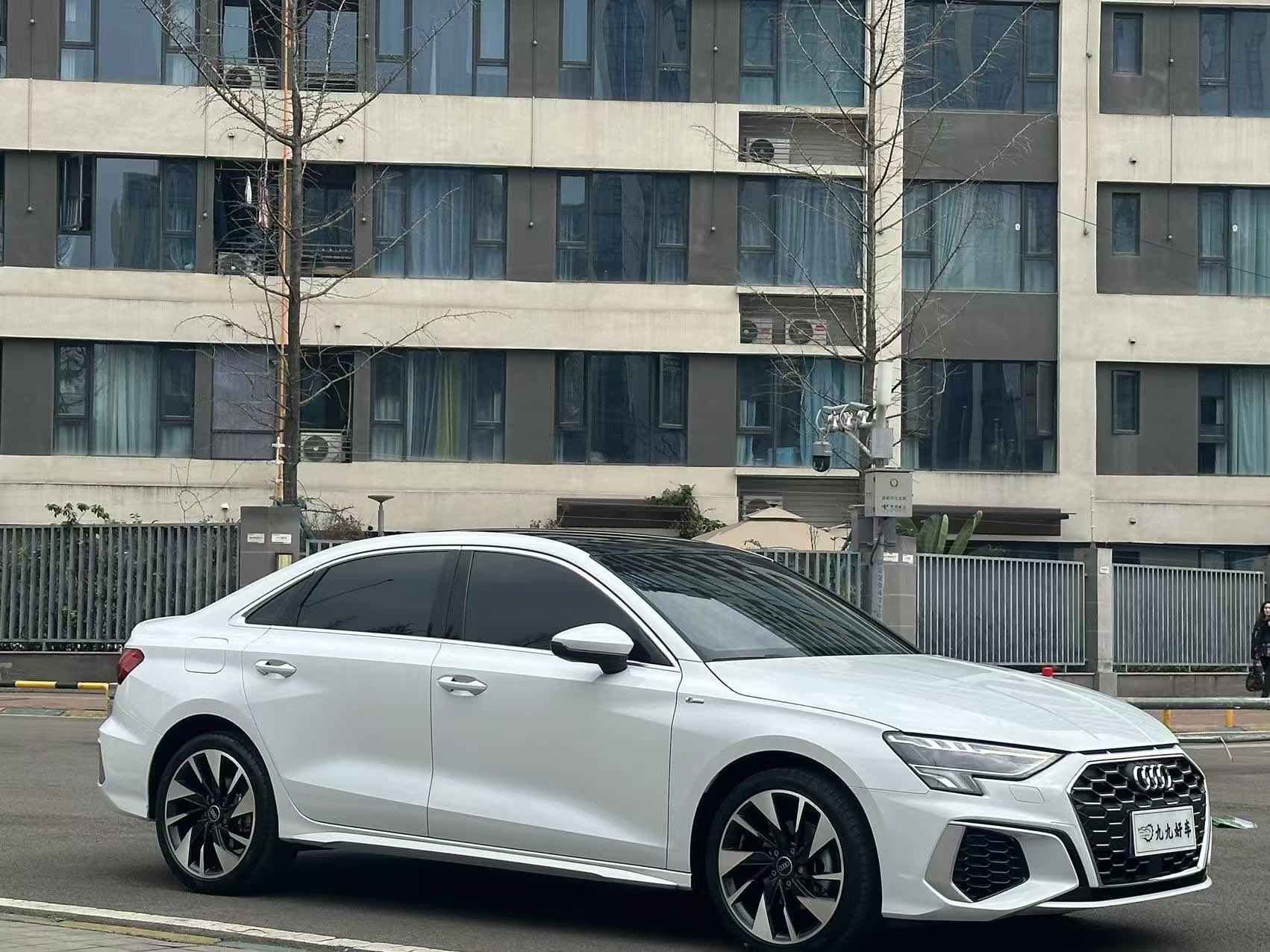 18年的奧迪a3二手車多少錢_二手奧迪A3兩廂報價_奧迪A3 2022款 Sportback 35 TFSI 時尚運動型